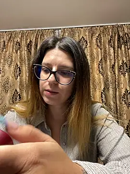 NadiraNoor online show from 17, 10, 2025