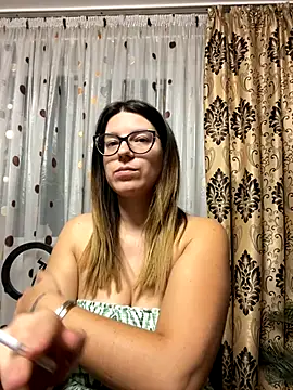 NadiraNoor online show from 25, 10, 2025