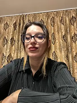 NadiraNoor online show from 5, 11, 2025