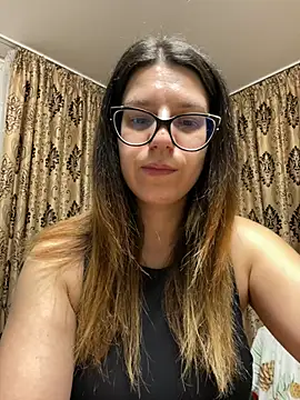 NadiraNoor online show from 15, 2, 2026