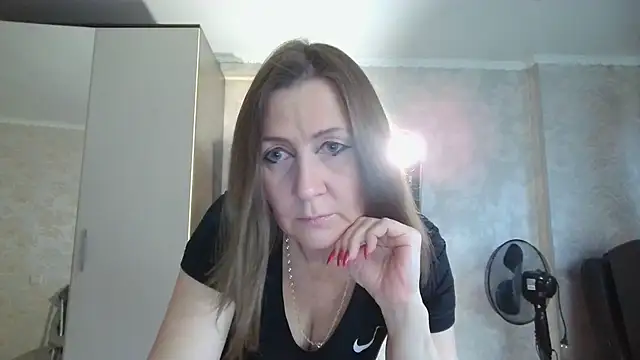 Snapshot of WindChristy chatting on 8, 9, 2025 WindChristy online show from 8, 9, 2025