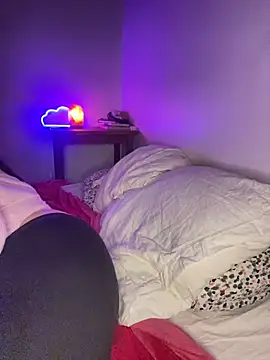 Snapshot of milkyhonybaby chatting on 3, 1, 2025 milkyhonybaby online show from 3, 1, 2025