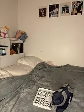 Snapshot of milkyhonybaby chatting on 25, 9, 2025 milkyhonybaby online show from 25, 9, 2025