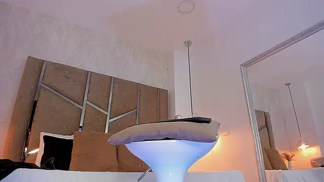 Snapshot of Martinaa_Jones_ chatting on 3, 3, 2026 Martinaa Jones online show from 3, 3, 2026