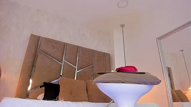 Snapshot of Martinaa_Jones_ chatting on 4, 3, 2026 Martinaa Jones online show from 4, 3, 2026