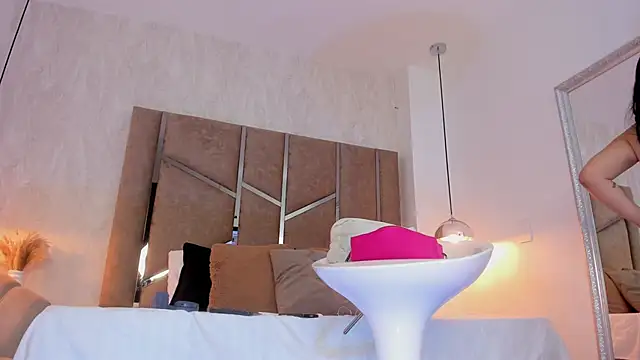 Snapshot of Martinaa_Jones_ chatting on 6, 3, 2026 Martinaa Jones online show from 6, 3, 2026