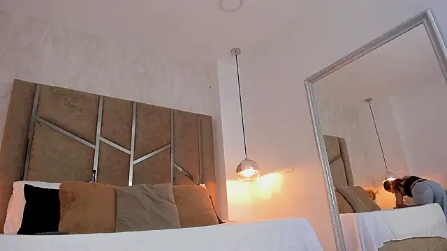 Snapshot of Martinaa_Jones_ chatting on 8, 3, 2026 Martinaa Jones online show from 8, 3, 2026