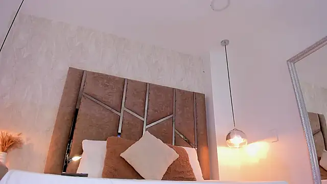 Snapshot of Martinaa_Jones_ chatting on 25, 3, 2026 Martinaa Jones online show from 25, 3, 2026