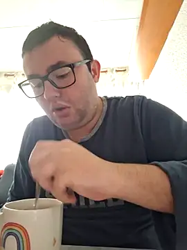 Javier bear online show from 14, 12, 2025