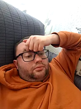 Javier bear online show from 31, 3, 2026