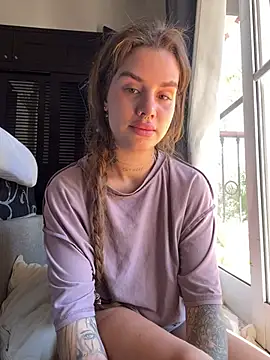 EmiliaCatalina online show from 29, 12, 2024