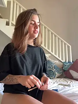 Snapshot of EmiliaCatalina chatting on 21, 2, 2025 EmiliaCatalina online show from 21, 2, 2025