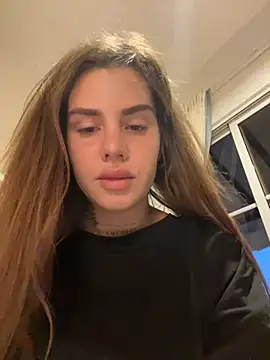 Snapshot of EmiliaCatalina chatting on 21, 2, 2025 EmiliaCatalina online show from 21, 2, 2025