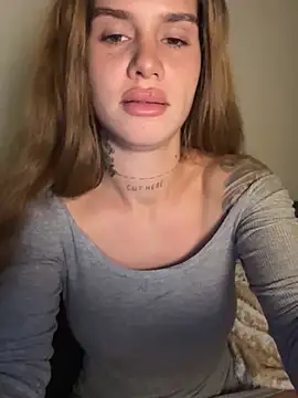 EmiliaCatalina online show from 6, 4, 2026