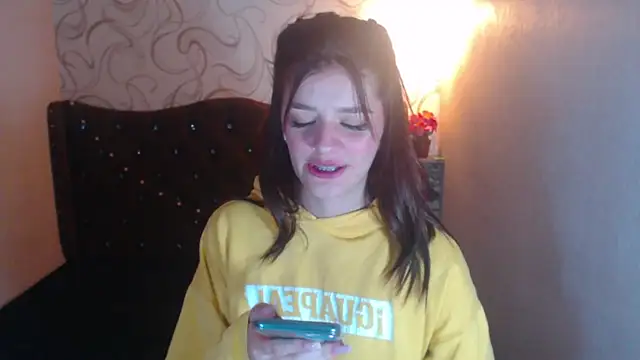 LiaHarryis online show from 5, 3, 2025