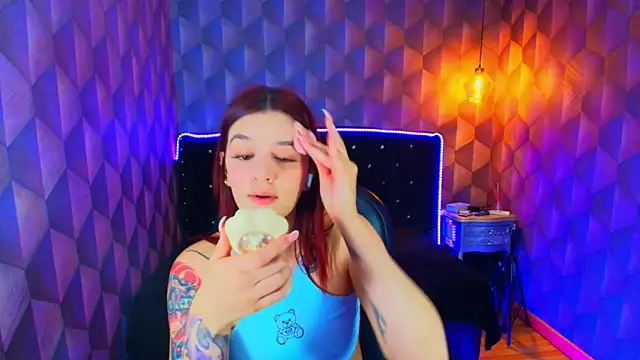 LiaHarryis online show from 11, 9, 2025