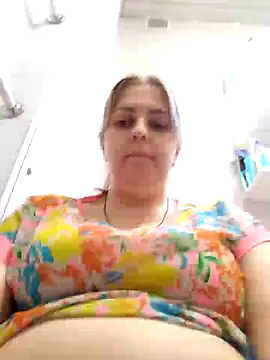 Lady nice cat online show from 16, 2, 2025