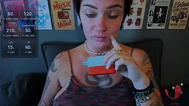 Snapshot of EllieOz chatting on 15, 7, 2026 EllieOz online show from 15, 7, 2026