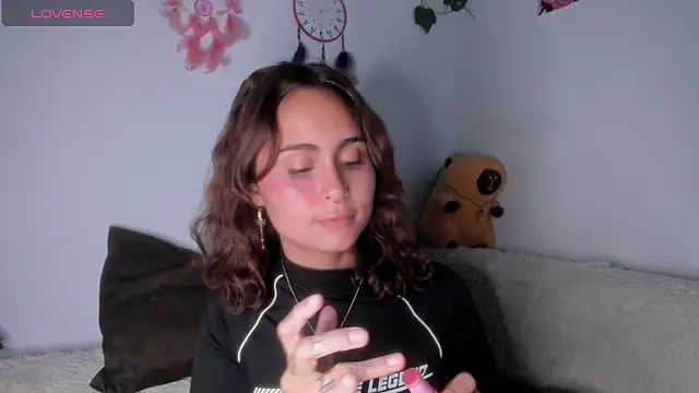 Violette-Ramirez01 online show from 20, 10, 2025