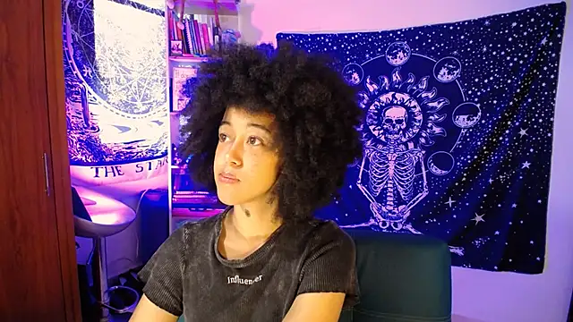 Snapshot of ela_0 chatting on 25, 7, 2026 ela 0 online show from 25, 7, 2026