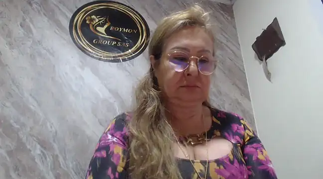 Snapshot of Mia_Davies2 chatting on 13, 12, 2024 Mia Davies2 online show from 13, 12, 2024