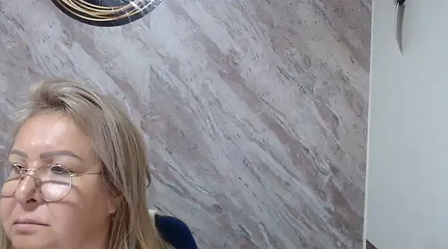 Snapshot of Mia_Davies2 chatting on 21, 3, 2025 Mia Davies2 online show from 21, 3, 2025