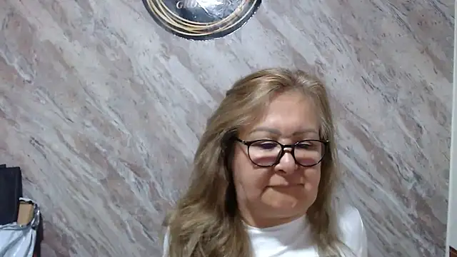 Snapshot of Mia_Davies2 chatting on 15, 10, 2025 Mia Davies2 online show from 15, 10, 2025