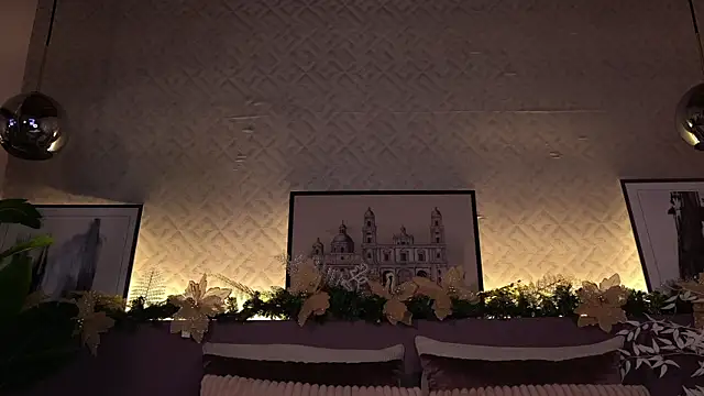 Snapshot of ElleDiane chatting on 24, 12, 2024 ElleDiane online show from 24, 12, 2024
