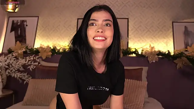 Snapshot of ElleDiane chatting on 30, 12, 2024 ElleDiane online show from 30, 12, 2024