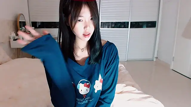 Snapshot of -Lucky_Girl chatting on 14, 9, 2025 -Lucky Girl online show from 14, 9, 2025