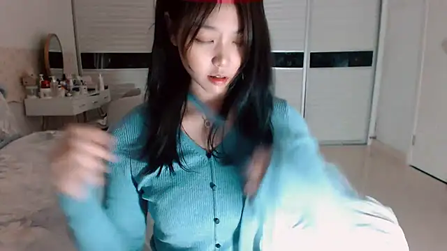 -Lucky Girl online show from 9, 11, 2025