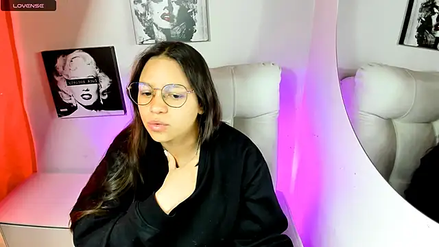 SamanthaRoldaan online show from 13, 4, 2026