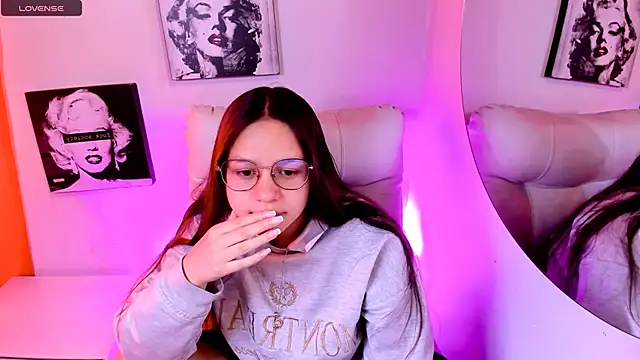 SamanthaRoldaan online show from 22, 4, 2026