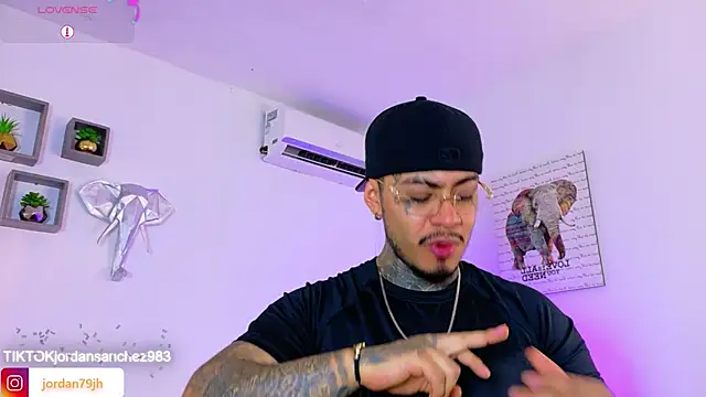 JordanSmiith  online show from 17, 4, 2026