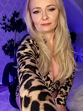 Snapshot of GjuliaX chatting on 15, 12, 2024 GjuliaX online show from 15, 12, 2024