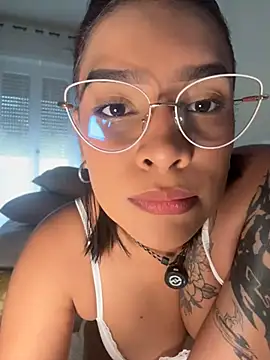 maykka online show from 22, 4, 2026