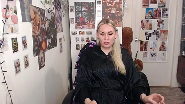 Snapshot of CapriScorpion chatting on 9, 12, 2024 CapriScorpion online show from 9, 12, 2024