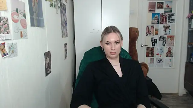 Snapshot of CapriScorpion chatting on 3, 2, 2025 CapriScorpion online show from 3, 2, 2025
