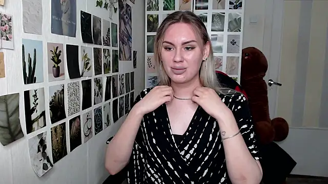 Snapshot of CapriScorpion chatting on 9, 9, 2025 CapriScorpion online show from 9, 9, 2025