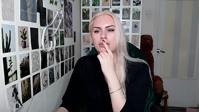 Snapshot of CapriScorpion chatting on 6, 10, 2025 CapriScorpion online show from 6, 10, 2025