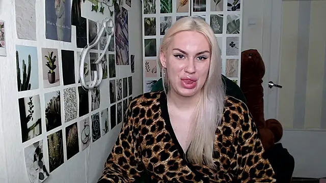 Snapshot of CapriScorpion chatting on 13, 10, 2025 CapriScorpion online show from 13, 10, 2025