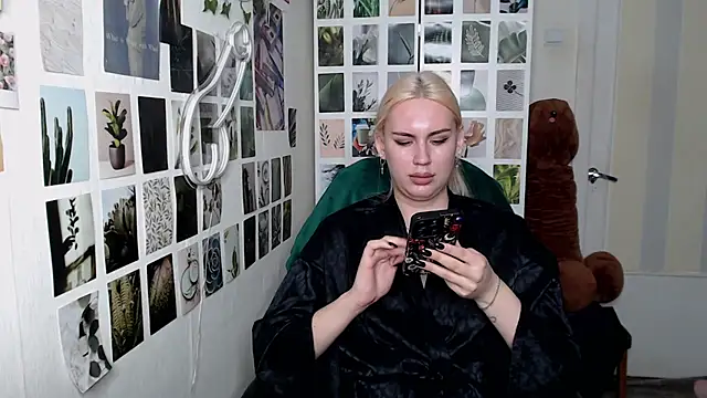 Snapshot of CapriScorpion chatting on 17, 10, 2025 CapriScorpion online show from 17, 10, 2025