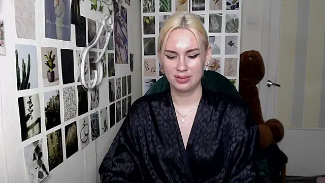 Snapshot of CapriScorpion chatting on 21, 10, 2025 CapriScorpion online show from 21, 10, 2025