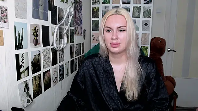 Snapshot of CapriScorpion chatting on 22, 10, 2025 CapriScorpion online show from 22, 10, 2025