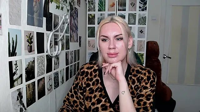 Snapshot of CapriScorpion chatting on 25, 10, 2025 CapriScorpion online show from 25, 10, 2025