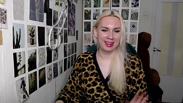 Snapshot of CapriScorpion chatting on 26, 10, 2025 CapriScorpion online show from 26, 10, 2025