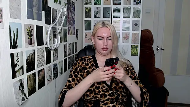 Snapshot of CapriScorpion chatting on 29, 10, 2025 CapriScorpion online show from 29, 10, 2025