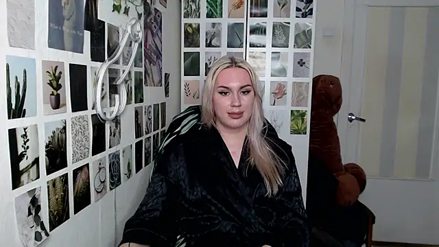 Snapshot of CapriScorpion chatting on 2, 11, 2025 CapriScorpion online show from 2, 11, 2025