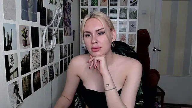 Snapshot of CapriScorpion chatting on 5, 11, 2025 CapriScorpion online show from 5, 11, 2025