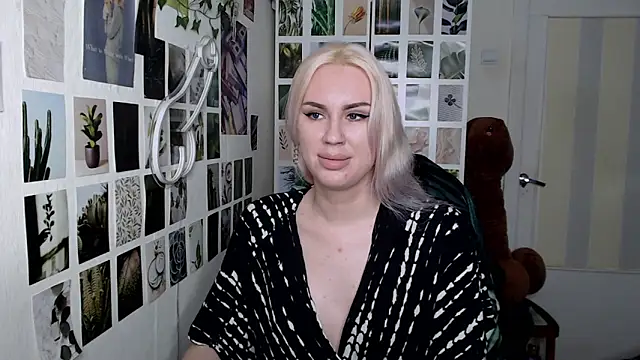 Snapshot of CapriScorpion chatting on 7, 11, 2025 CapriScorpion online show from 7, 11, 2025